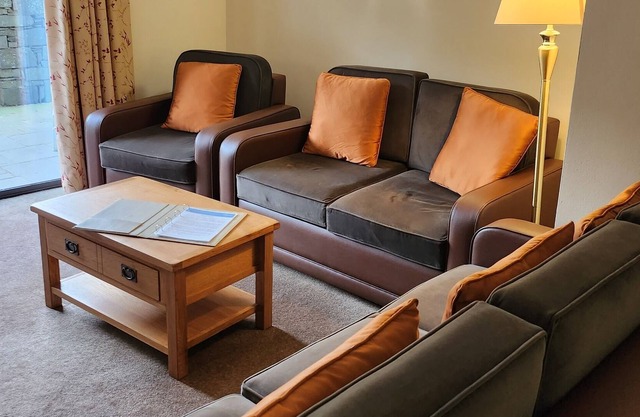 Cottage - Sleeps 6 - Pet Friendly
