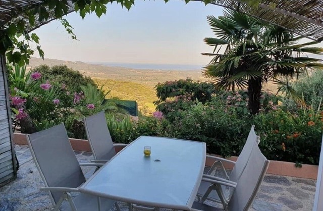 Gite T2, vue mer imprenable, Piscine, proche Porticcio