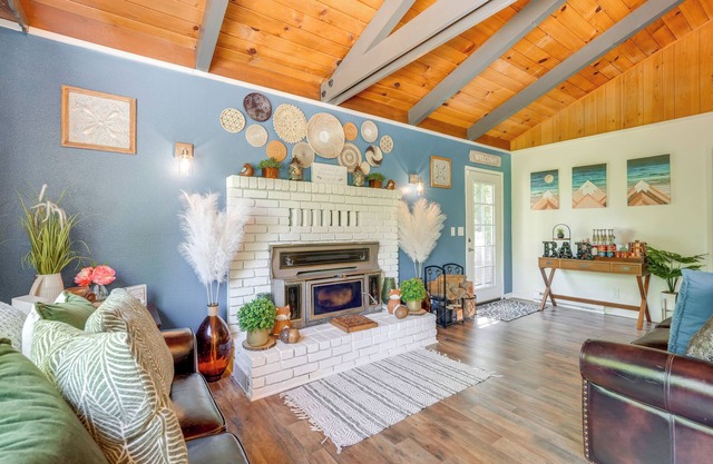 Cottage w/ Fire Pit & Grill in Mi-Wuk Village!