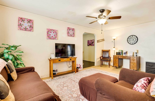 Cottage w/ Furnished Deck: 1 Mi to Dtwn Craig!