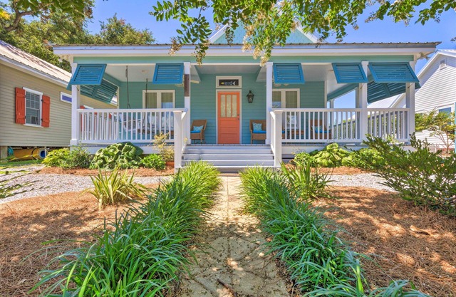 NOUVEAU! Cottage w / Porch - 3 min à pied de la baie de St Louis