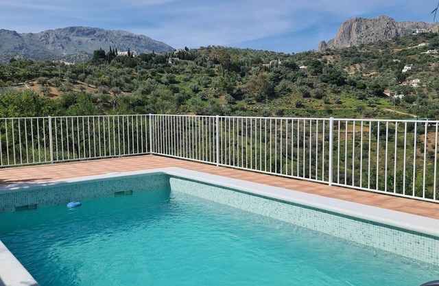 Maison de campagne avec piscine « Golondrina »