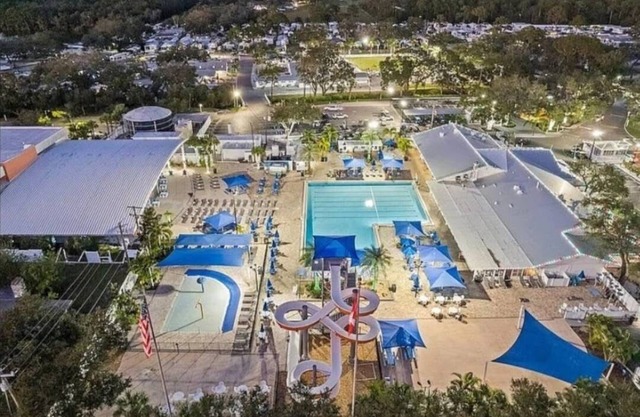 A LUXURY ALL AGE RESORT IN SARASOTA, FLORIDA
