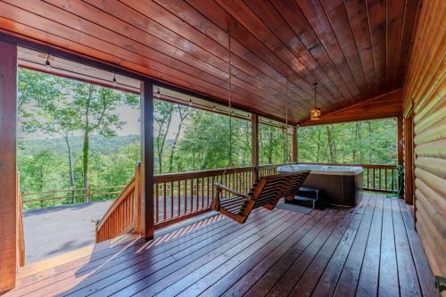Cottage with Hot Tub 3 Mi to Downtown Blue Ridge!