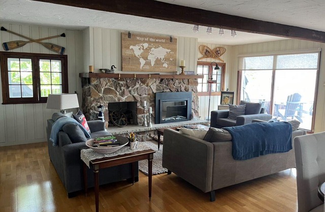 Cottage With Private Dock in The 1000 Islands. Pet Friendly.