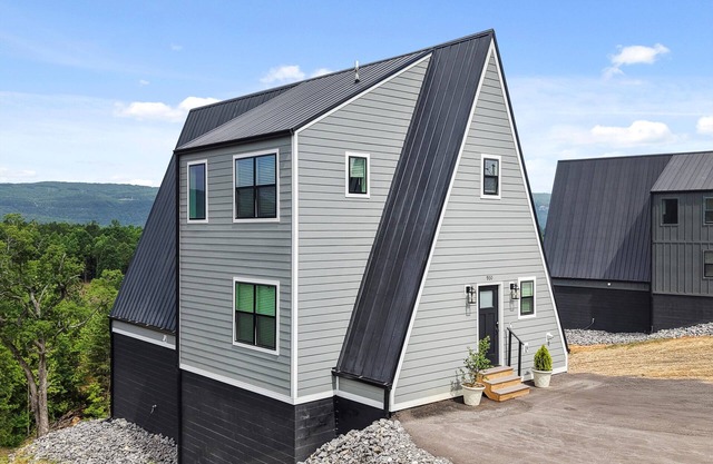 NEW! Cottonwood Crest A-Frame | ON the Bluff | Hot Tub w/ VIEWS!