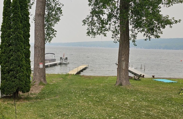 Cottonwood Lake House