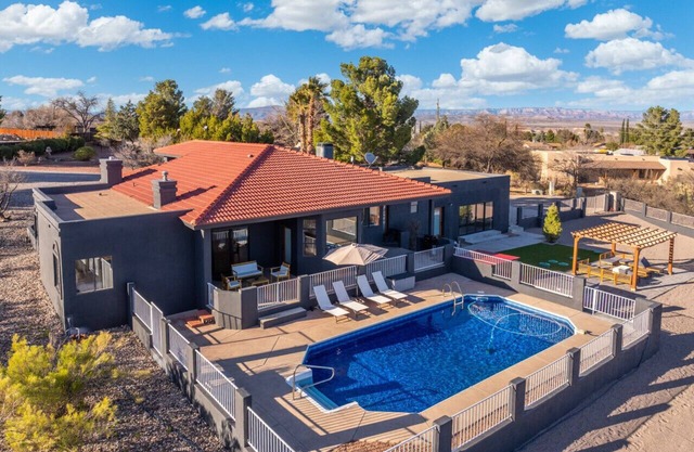 Cottonwood Paradise: Luxe Home w/ Pool-Nice Views!