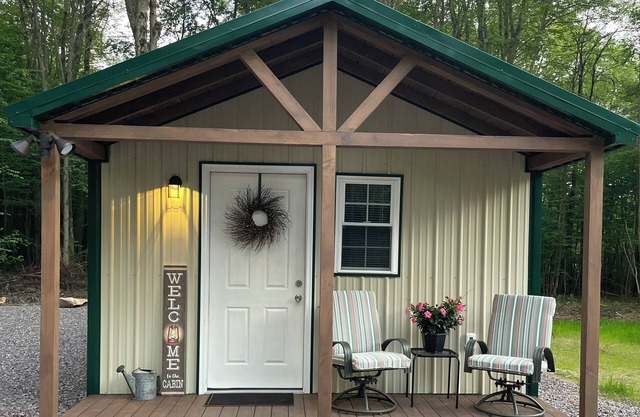 Country cabin 1. Minutes from Flight 93 Memorial/Mountain Ridge ATV Park.
