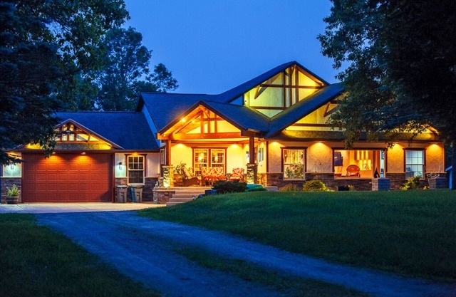 Country Chalet & Indoor/Outdoor Spa, Firepit