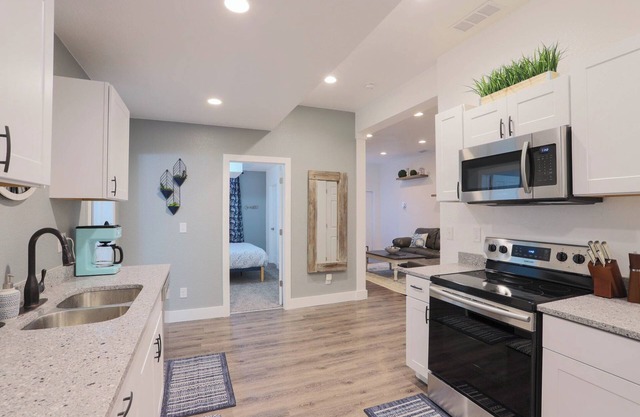 Esta casa es de 8 dormitorio (s), 4 baños, ubicada en Denver, CO.