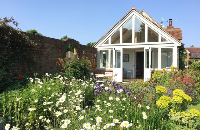 Maison de campagne près de Canterbury, utilisation partagée du court de tennis et de la piscine, chiens acceptés