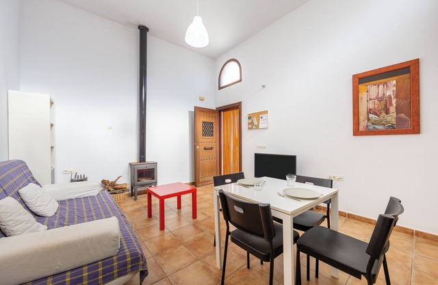 Maison de campagne "Violeta I" avec vue sur les montagnes, terrasse privée et Wi-Fi