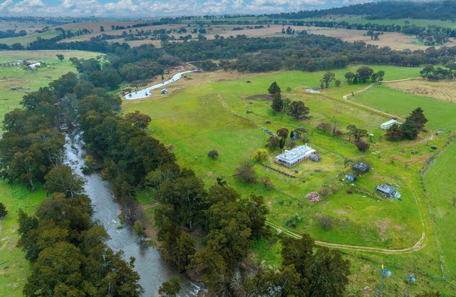 Country Farmhouse - Peaceful, Stunning Location