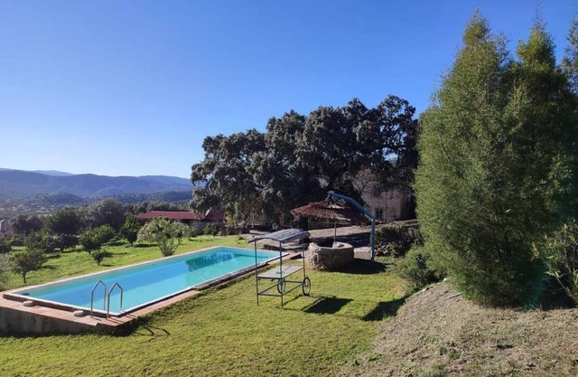 Maison de campagne "El Rincón" avec vue sur les montagnes, piscine privée et 2 terrasses.
