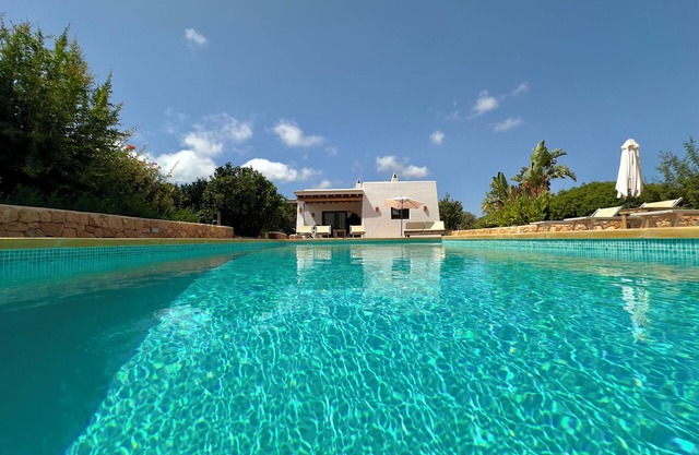 MAISON SUR LE TERRAIN AVEC PISCINE PRIVÉE WIFI GRATUIT ET A / C GRATUIT