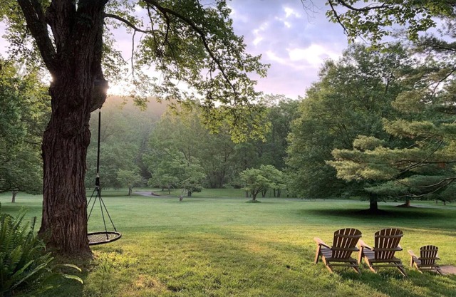 Country Home & Studio / Pool House niché dans une réserve naturelle de 1000 acres