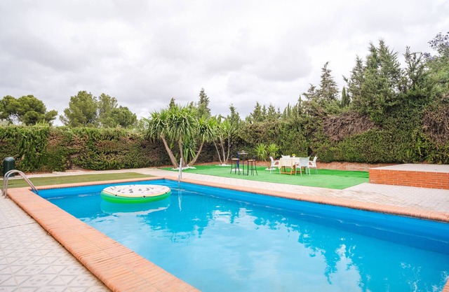 Maison de campagne 'Acogedora Casita Rural De Invitados' avec piscine partagée et climatisation
