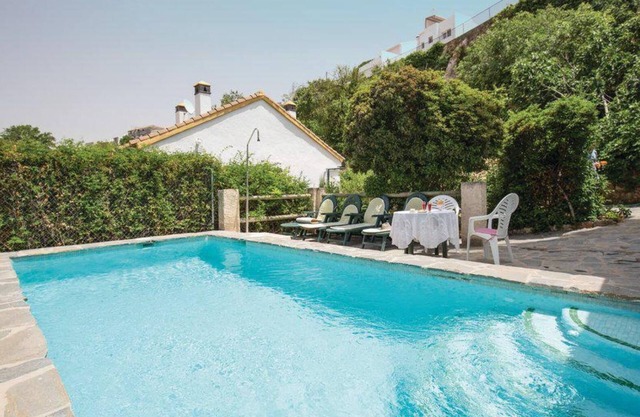 Maison de campagne 'Paraje El Saltadero' avec vue sur les montagnes, piscine privée et Wi-Fi