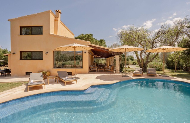 Maison 260m2 dans la campagne, piscine, Wifi, barbecue, terrasse, jardin, 7 personnes