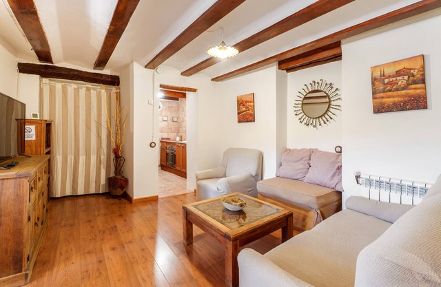 Country House 'Casa Antiga 15' with Mountain View, Shared Pool and Wi-Fi