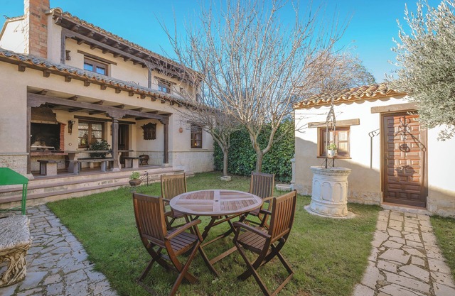 Maison de campagne 'De Urueña Casa De Ilustres' avec terrasse partagée, jardin privé et balcon