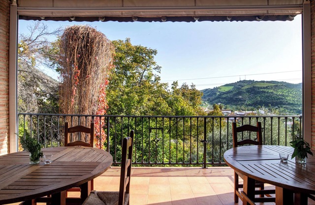 Maison de campagne "Ecoalbergue Rural De Algodonales" avec vue sur les montagnes et climatisation