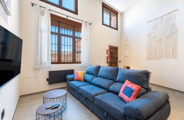 Maison de campagne "El Gallinero, Loft Y Spa" avec vue sur montagne, terrasse privée et jardin privé