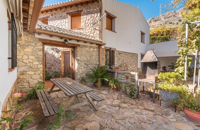 Maison de campagne "El Patio Casa Rural" avec vue sur la montagne, Wi-Fi et climatisation