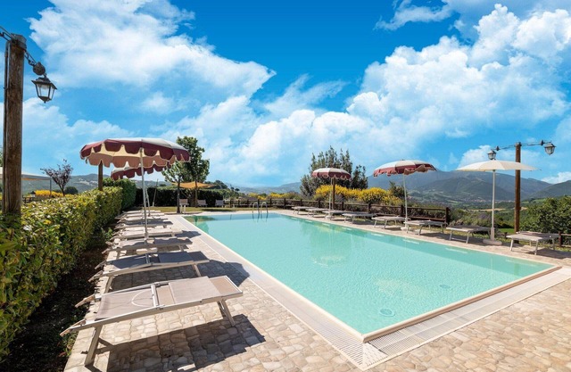 Grand appartement dans une ferme avec 2 piscines