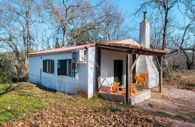 Maison de campagne 'La Casa Del Taller' avec vue sur les montagnes, piscine et climatisation