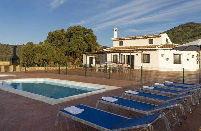 Maison de campagne "Mis Niñas" avec vue sur les montagnes, piscine privée et Wi-Fi