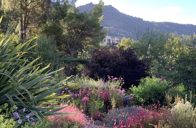 Maison de campagne en bordure d'un village pittoresque