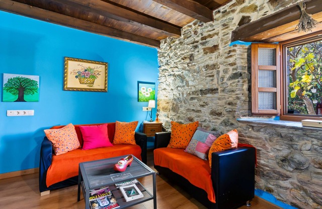 Maison de campagne "Teixo" avec vue sur les montagnes, terrasse privée et Wi-Fi
