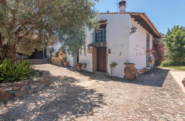 Maison de campagne 'Veda' avec vue sur la montagne, piscine et jardin partagés