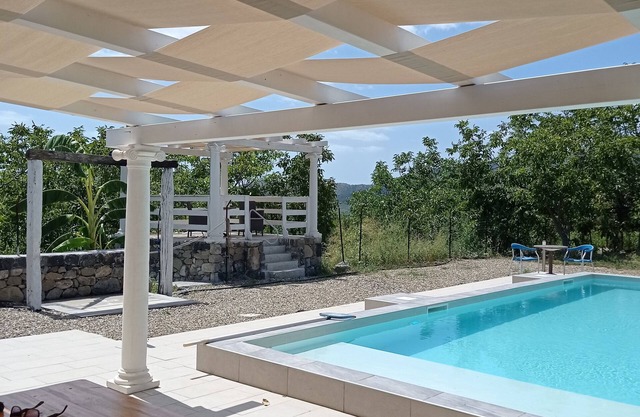Country house with pool for exclusive use,