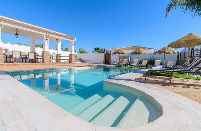 Maison de campagne Zambrana avec piscine chauffée