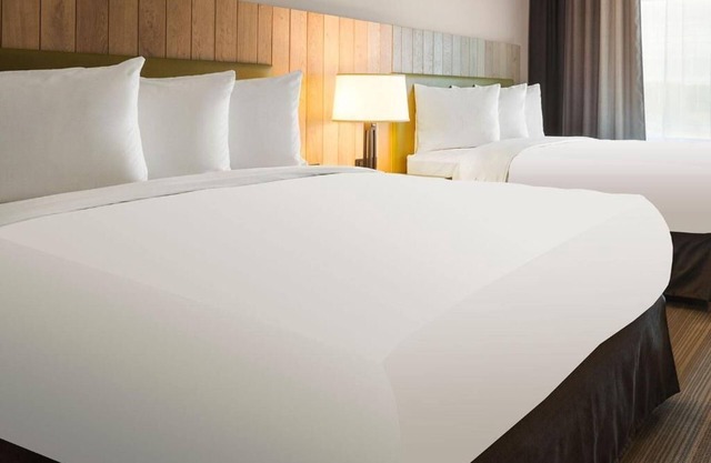 Country Inn & Suites by Radisson, Champaign North, IL
