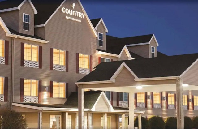 Country Inn & Suites by Radisson Bismarck Waterpark
