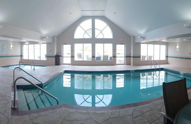 Country Inn & Suites by Radisson, Madison, WI