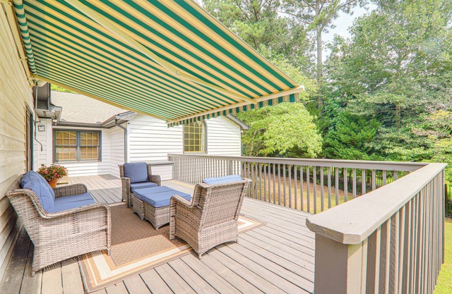 Country Living w/ City Style: Suwanee Retreat