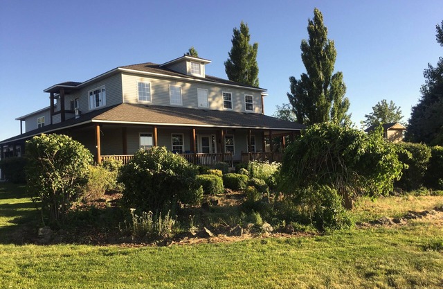 La vie à la campagne, avec tout le confort de la maison, à proximité du centre-ville et de l'extérieur