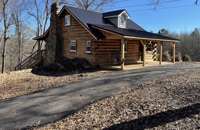 Country Log Cabin on The Reedy River