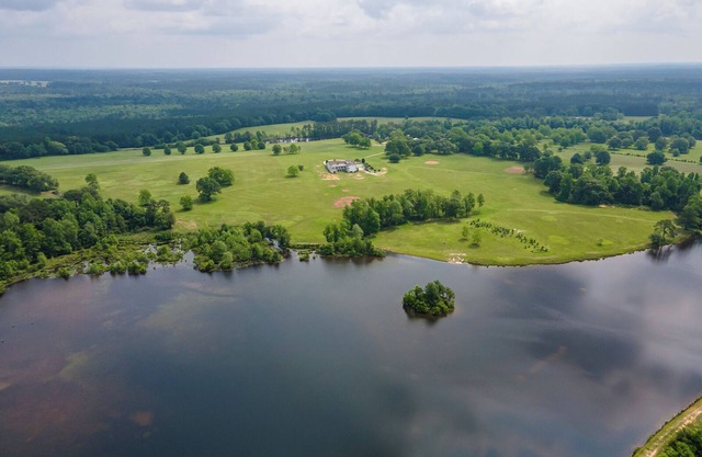 Domaine - 9 chambres + 2 dortoirs (37 couchages) Vues imprenables sur le lac