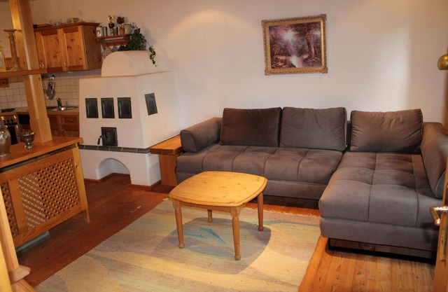 Country-style apartment with proximity to the lift in the Zillertal Arena