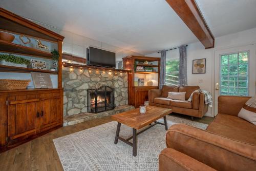 Country View Oasis With Fireplace And Firepit