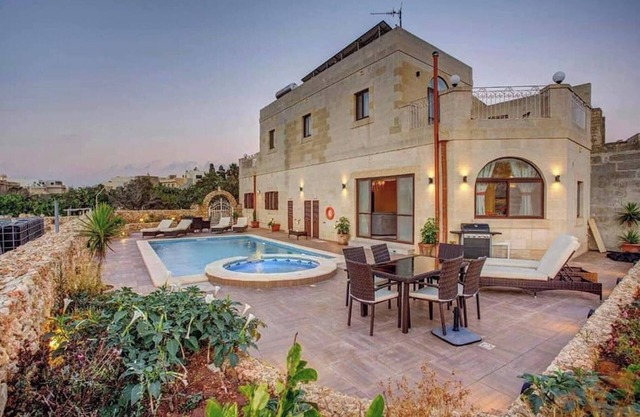 Villa Victoria avec vue sur la campagne