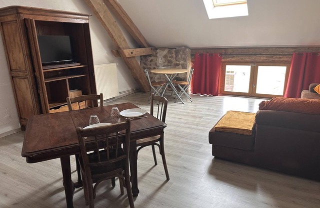 Gîte Rouge paisible à la ferme, animaux acceptés, wifi inclus