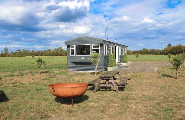 Countryside Family Cabin Retreat