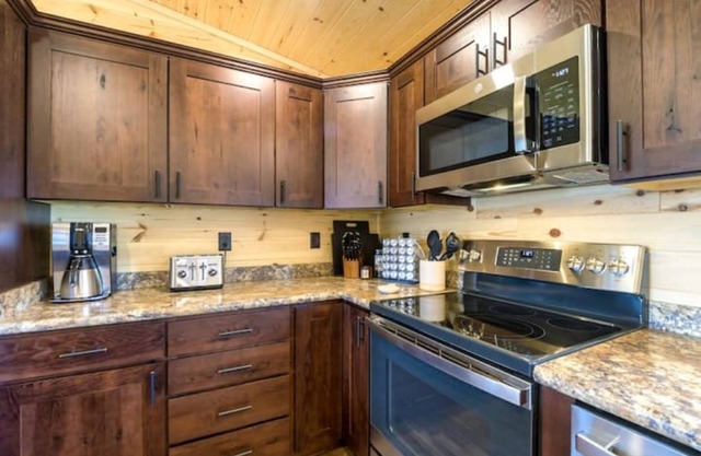 County Line Cabin